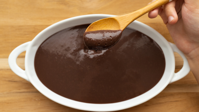 Nada melhor do que fazer um brigadeiro com leite em pó Cremoso, Fácil e Irresistível